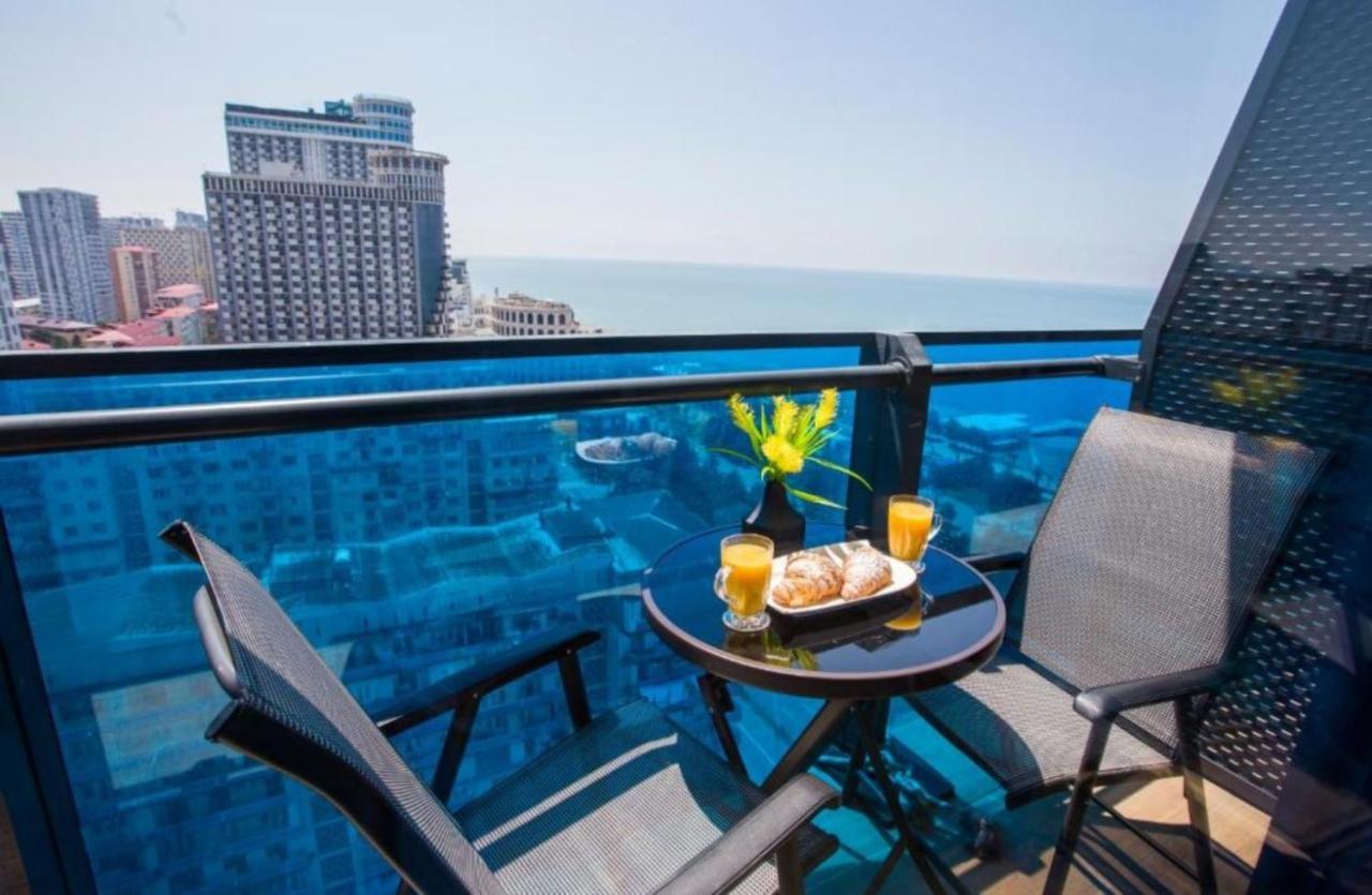 Deluxe Aparthotel In Orbi City Batumi Exteriör bild