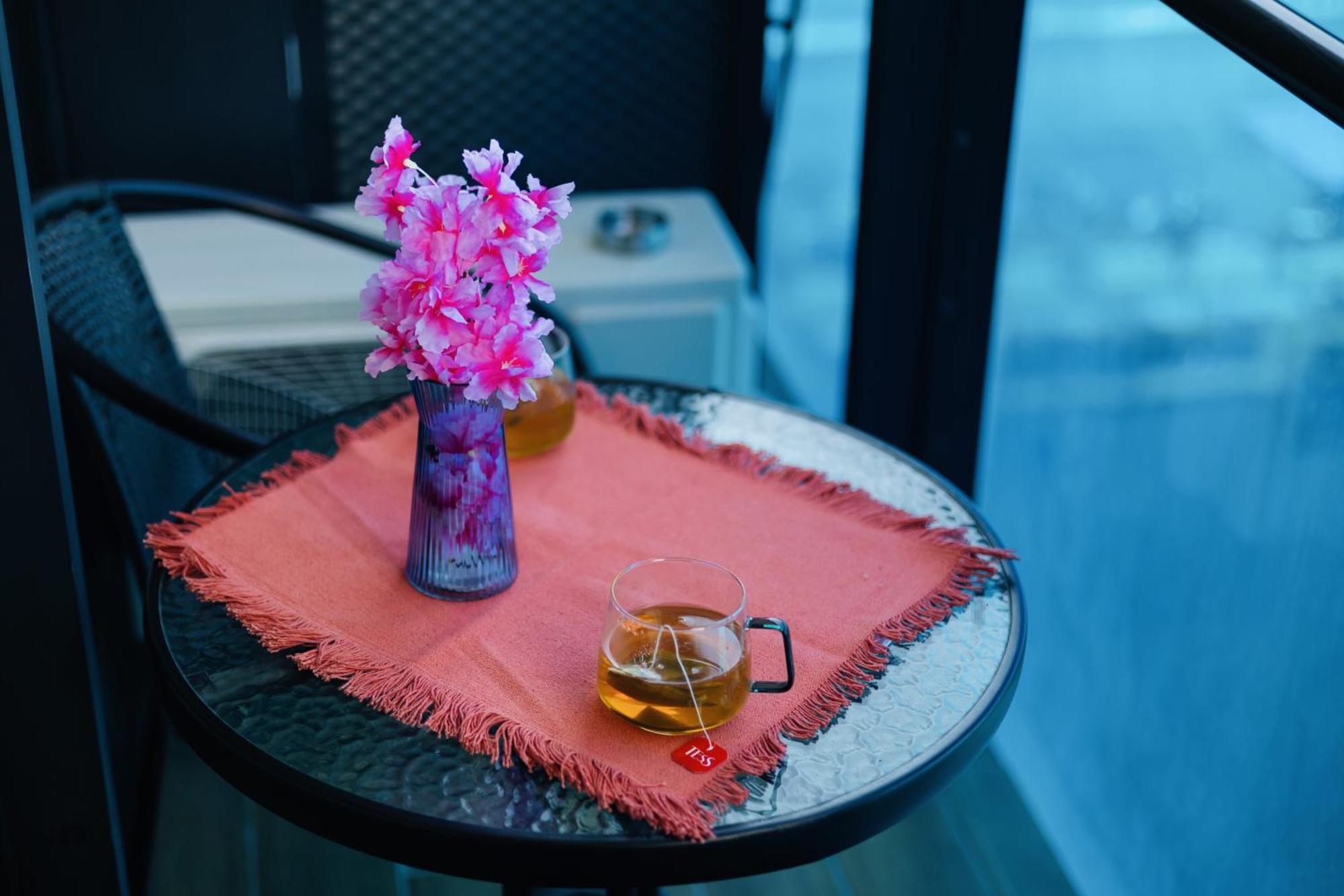 Deluxe Aparthotel In Orbi City Batumi Exteriör bild