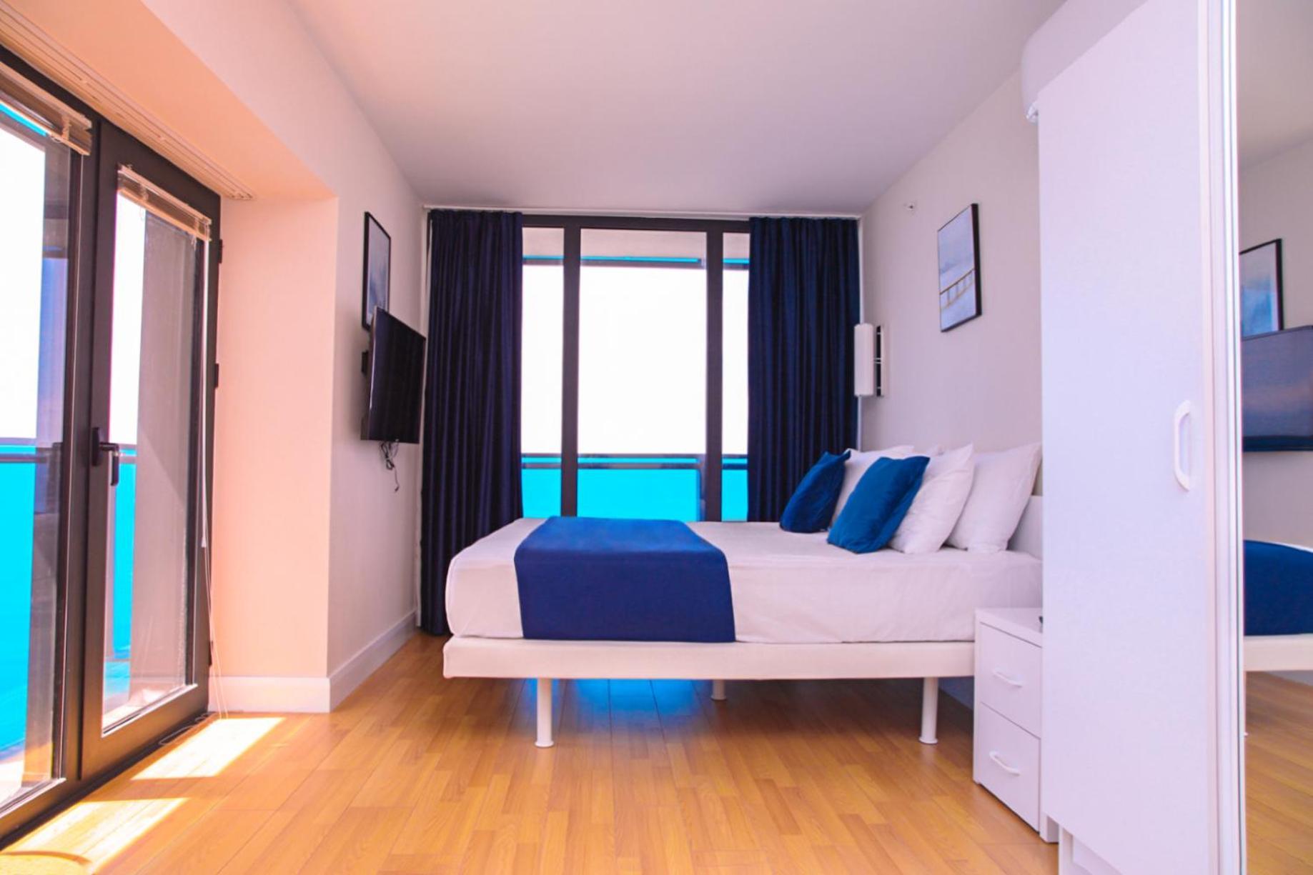 Deluxe Aparthotel In Orbi City Batumi Exteriör bild